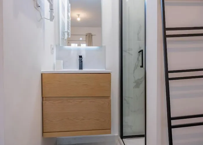 Le Cocon Urbain En Hyper Centre * La Rochelle (Charente-Maritime)